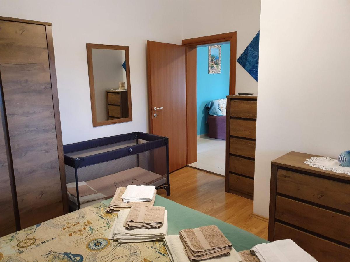 Apartments Vila Leona Pirovac Εξωτερικό φωτογραφία